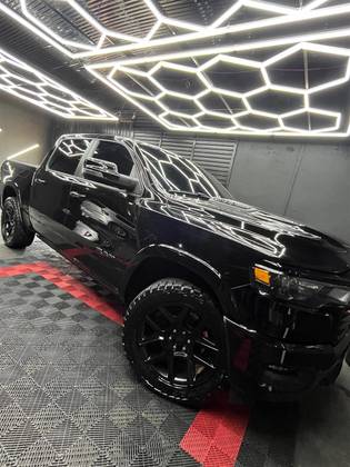 RAM 1500 3.0 HURRICANE 6 BITURBO GASOLINA LARAMIE NIGHT EDITION CD 4X4 AUTOMÁTICO